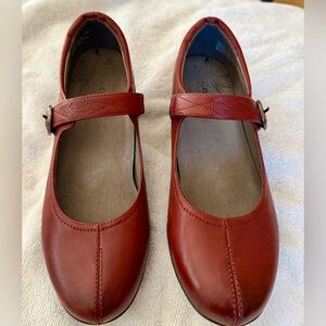 Abeo Red Mary Jane Leather Shoes Size 8.5